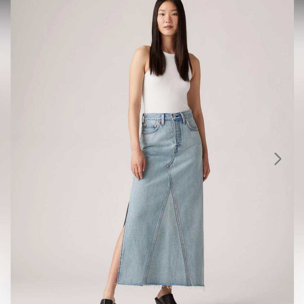 NWT Levi’s Denim Icon Long Skirt - Light Wash Women’s 29